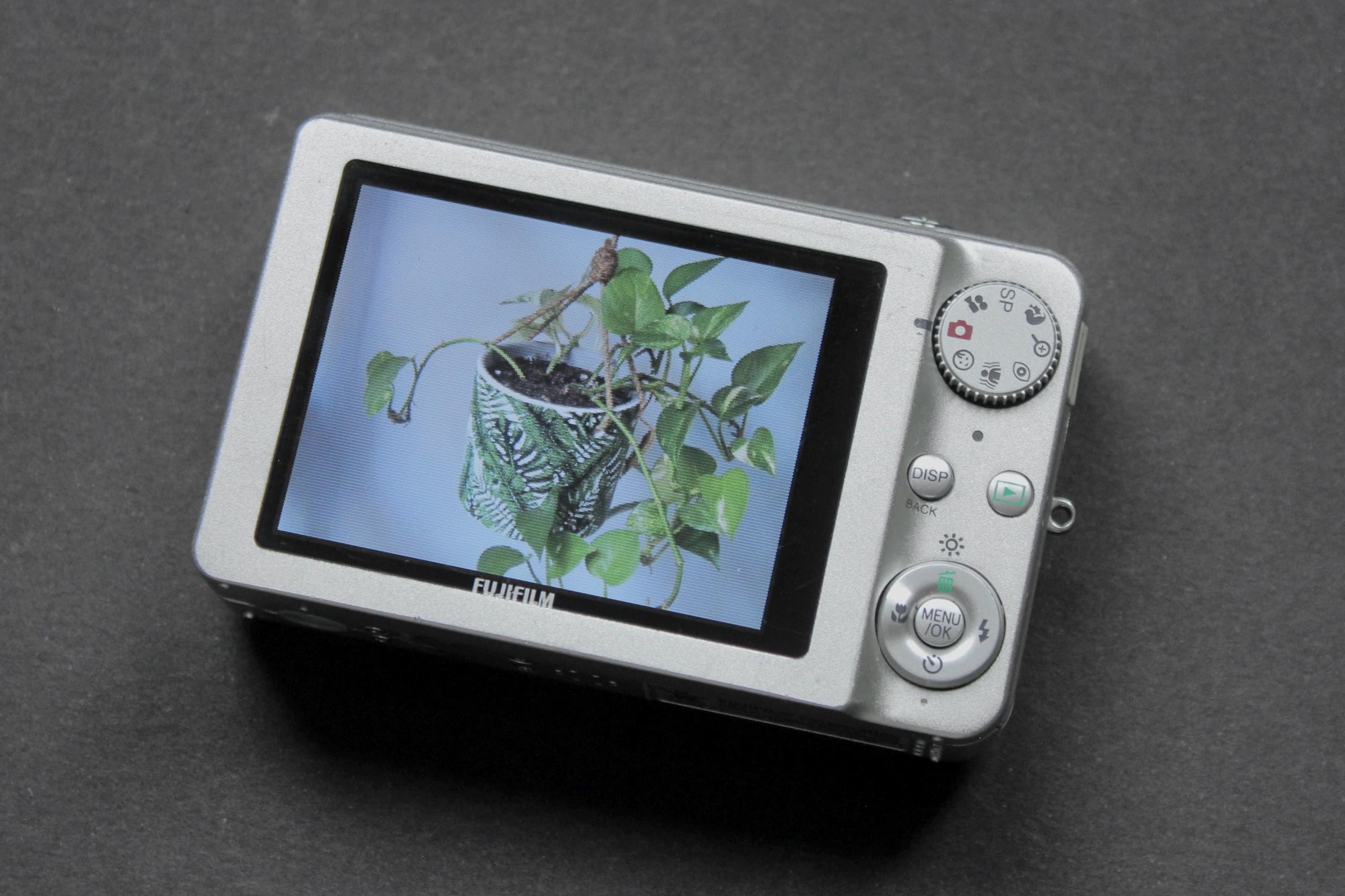 Fujifilm Finepix J100 - Image 7