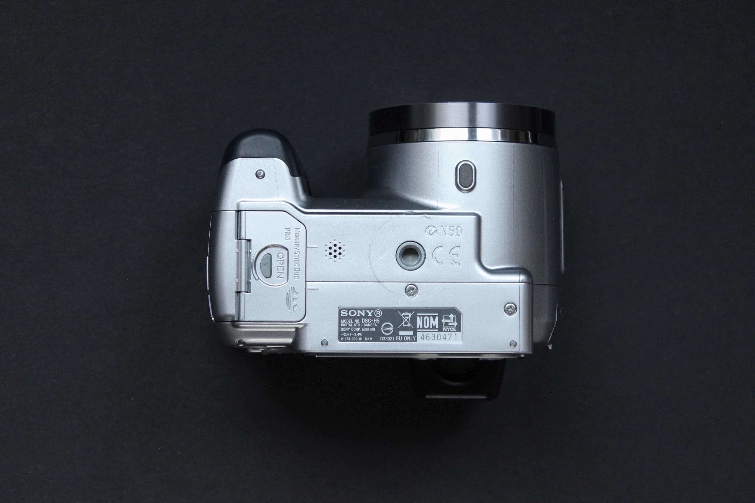 Sony Cyber-shot DSC-H5 - Image 8