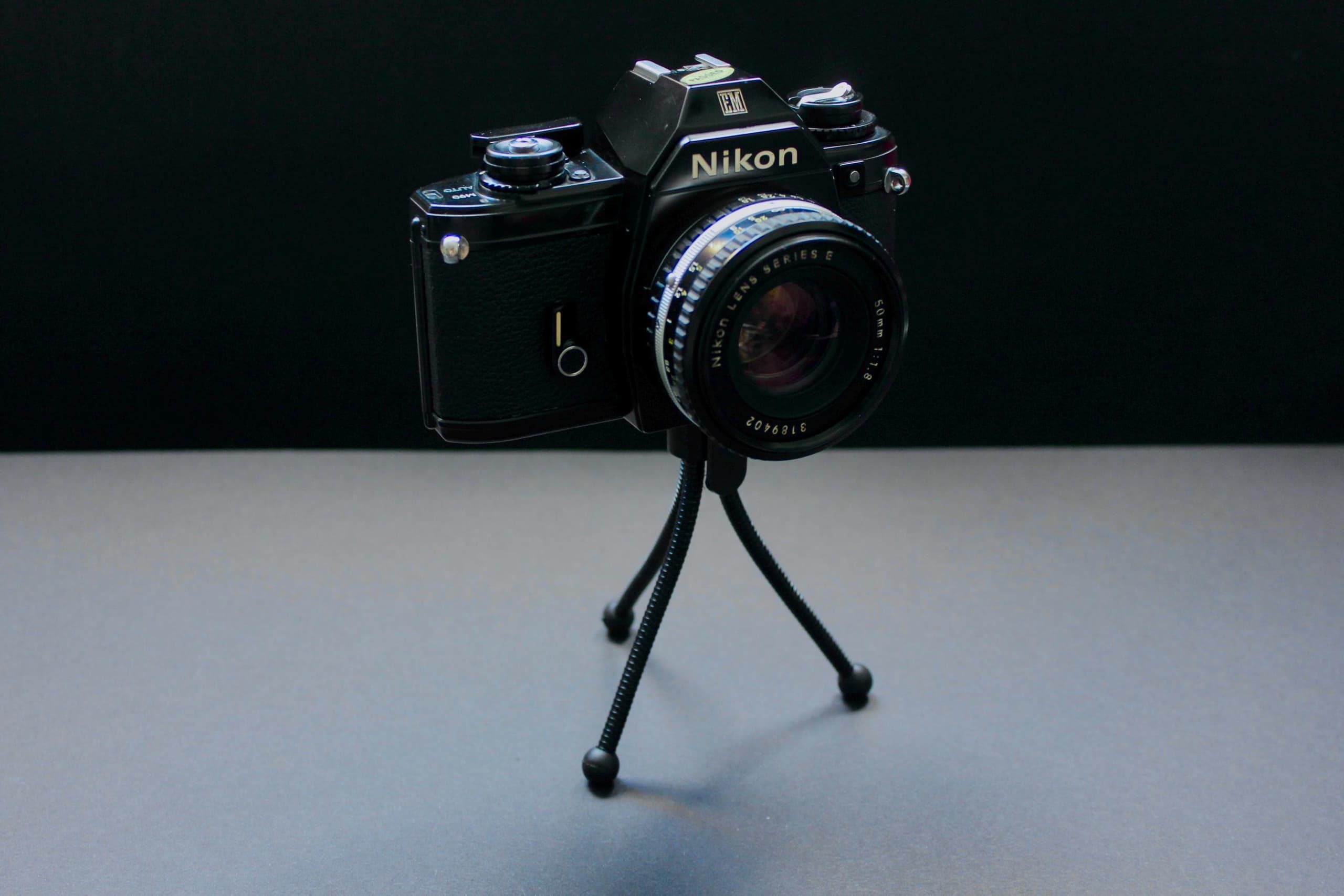 Nikon EM with Nikon Series E Lens - Image 3