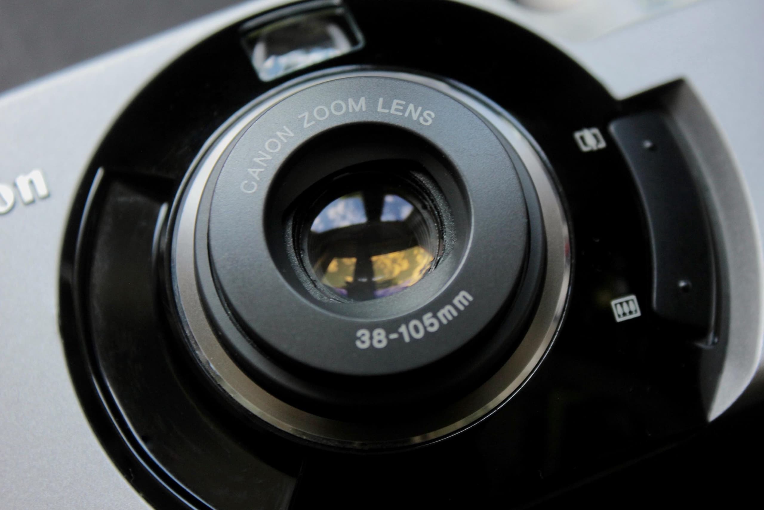 Canon Sure Shot 105 Zoom - Image 4