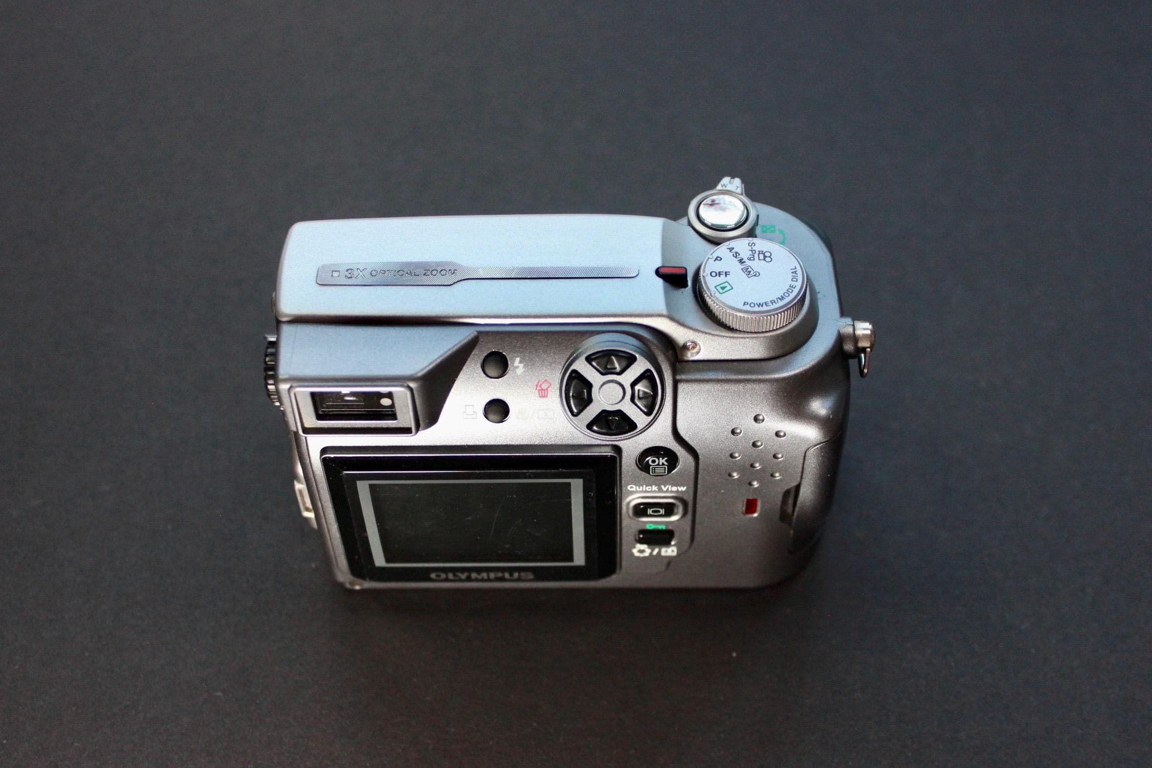 Olympus Camedia C-4000 Zoom - Image 7