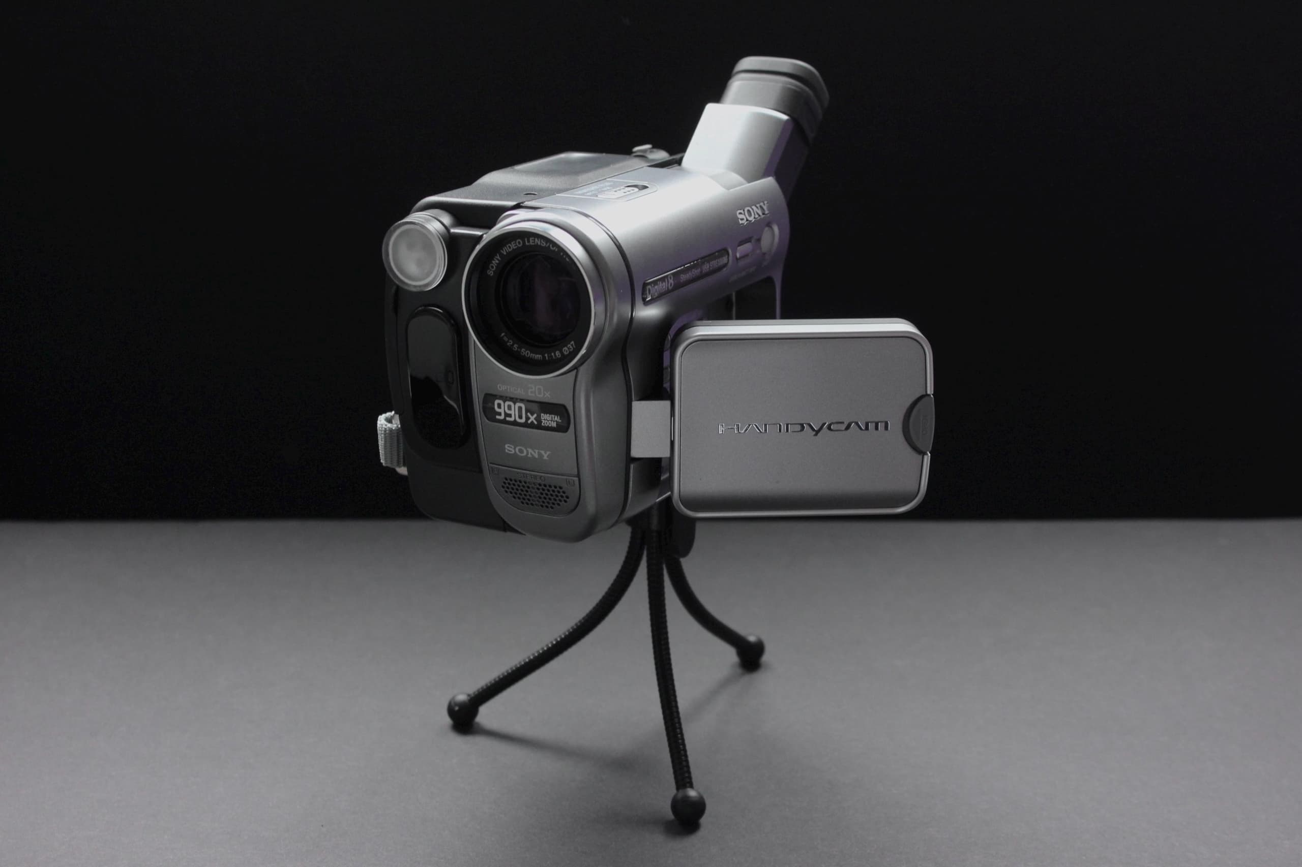 Sony Handycam DCR-TRV270E PAL - Image 2