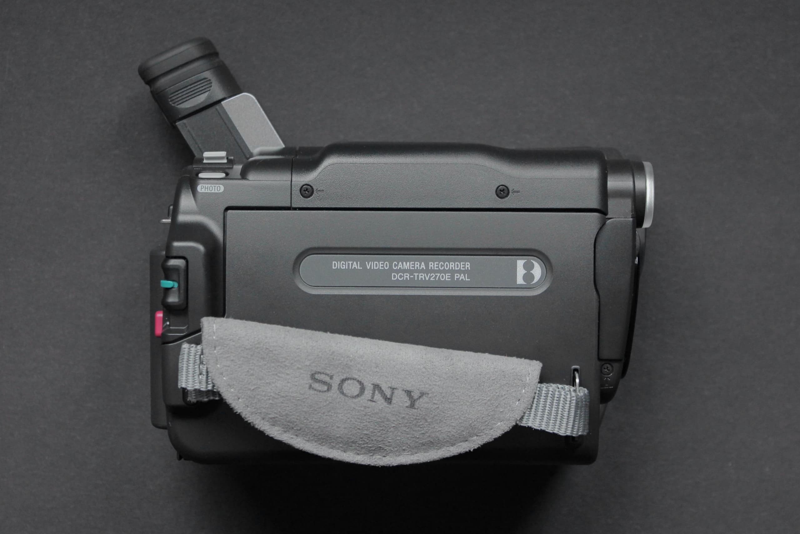 Sony Handycam DCR-TRV270E PAL - Image 8