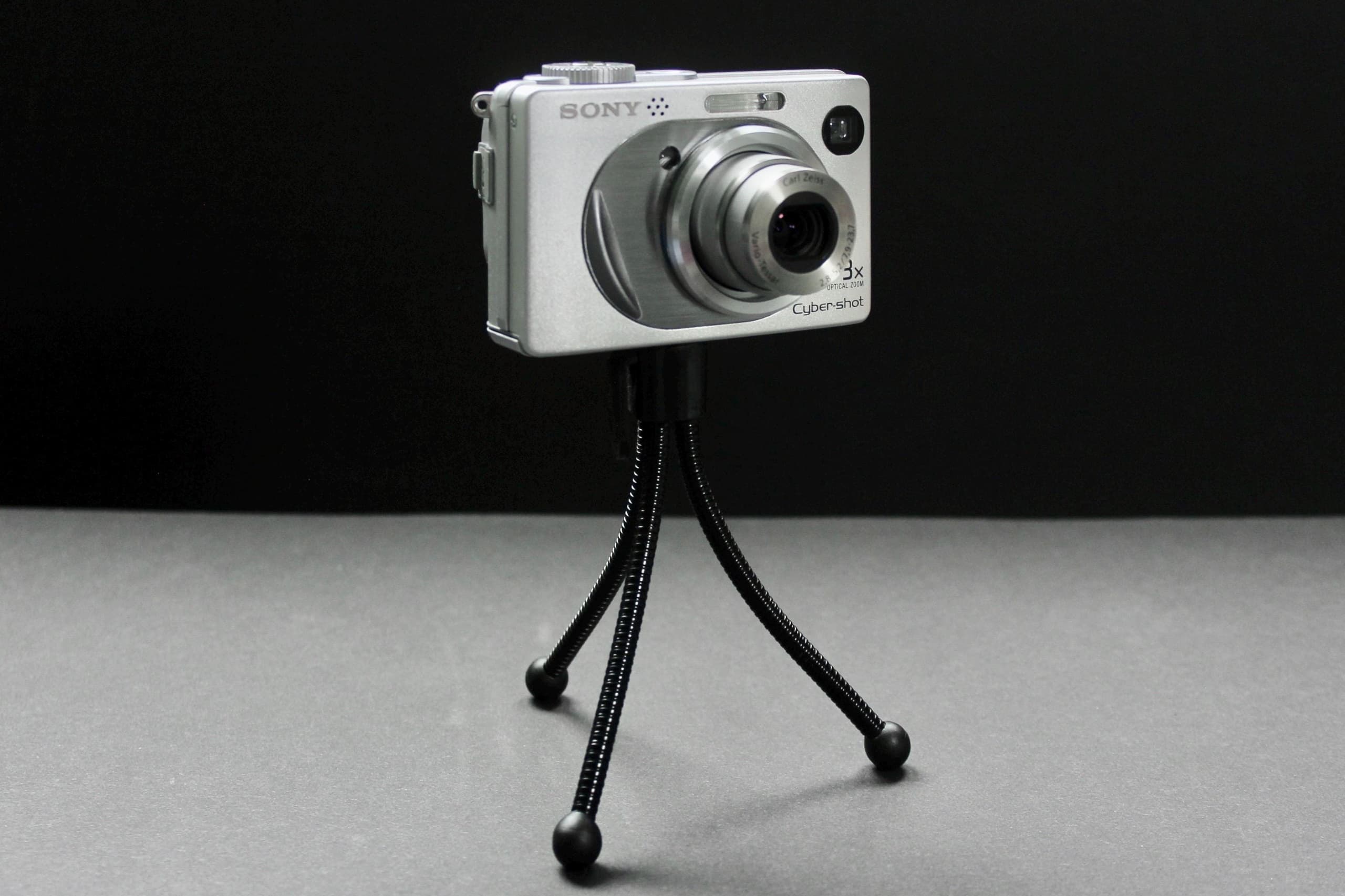 Sony Cyber-shot DSC-W1 - Image 3