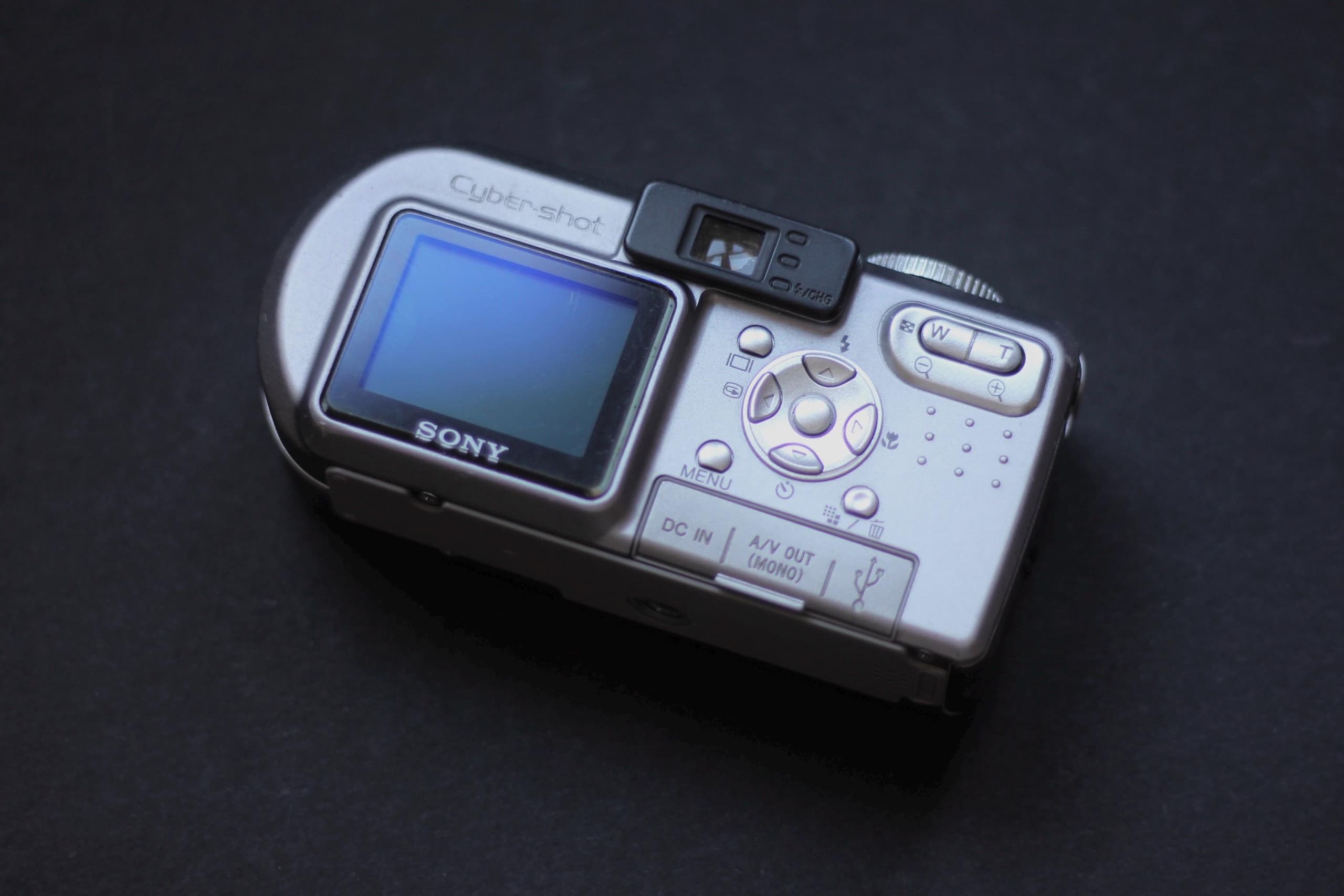 Sony Cyber-shot DSC-P10 - Image 5