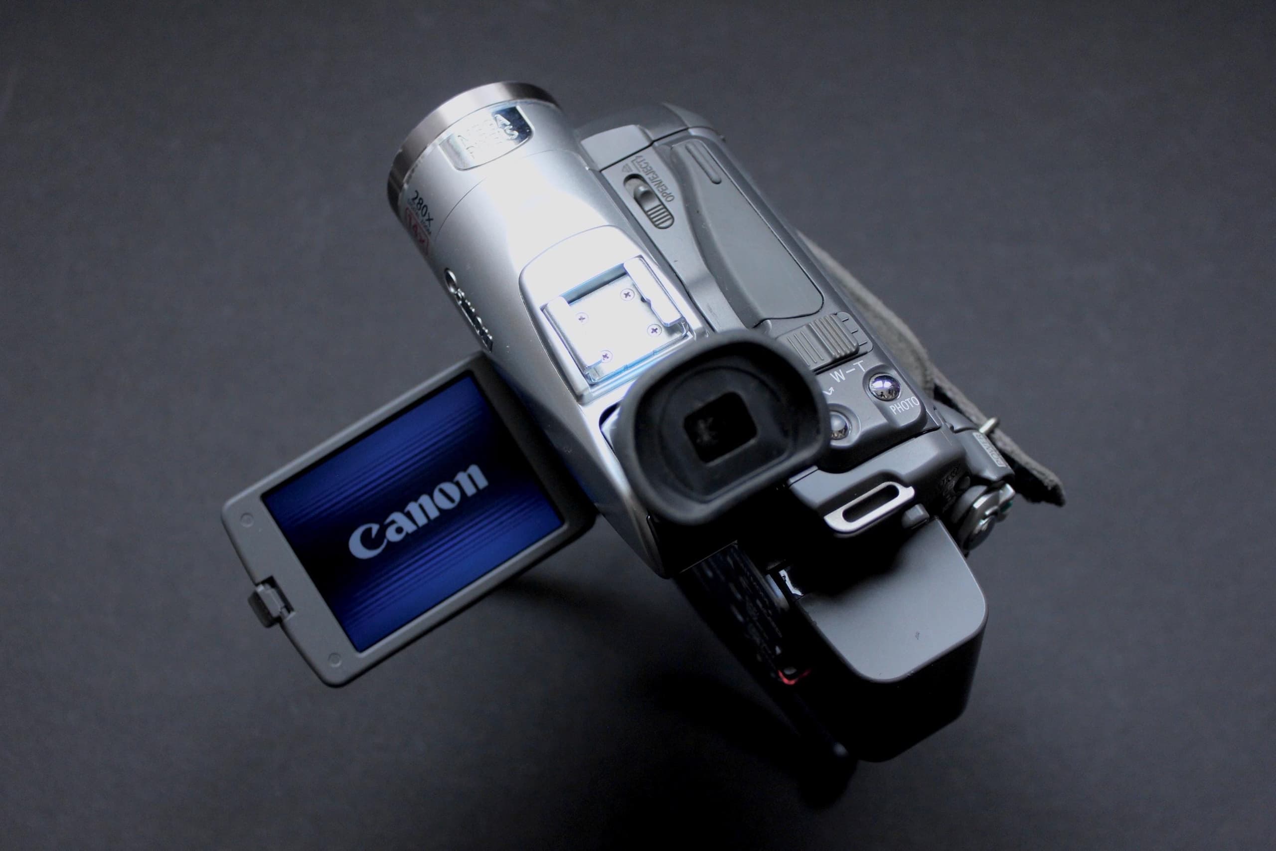 Canon MVX200 - Image 4