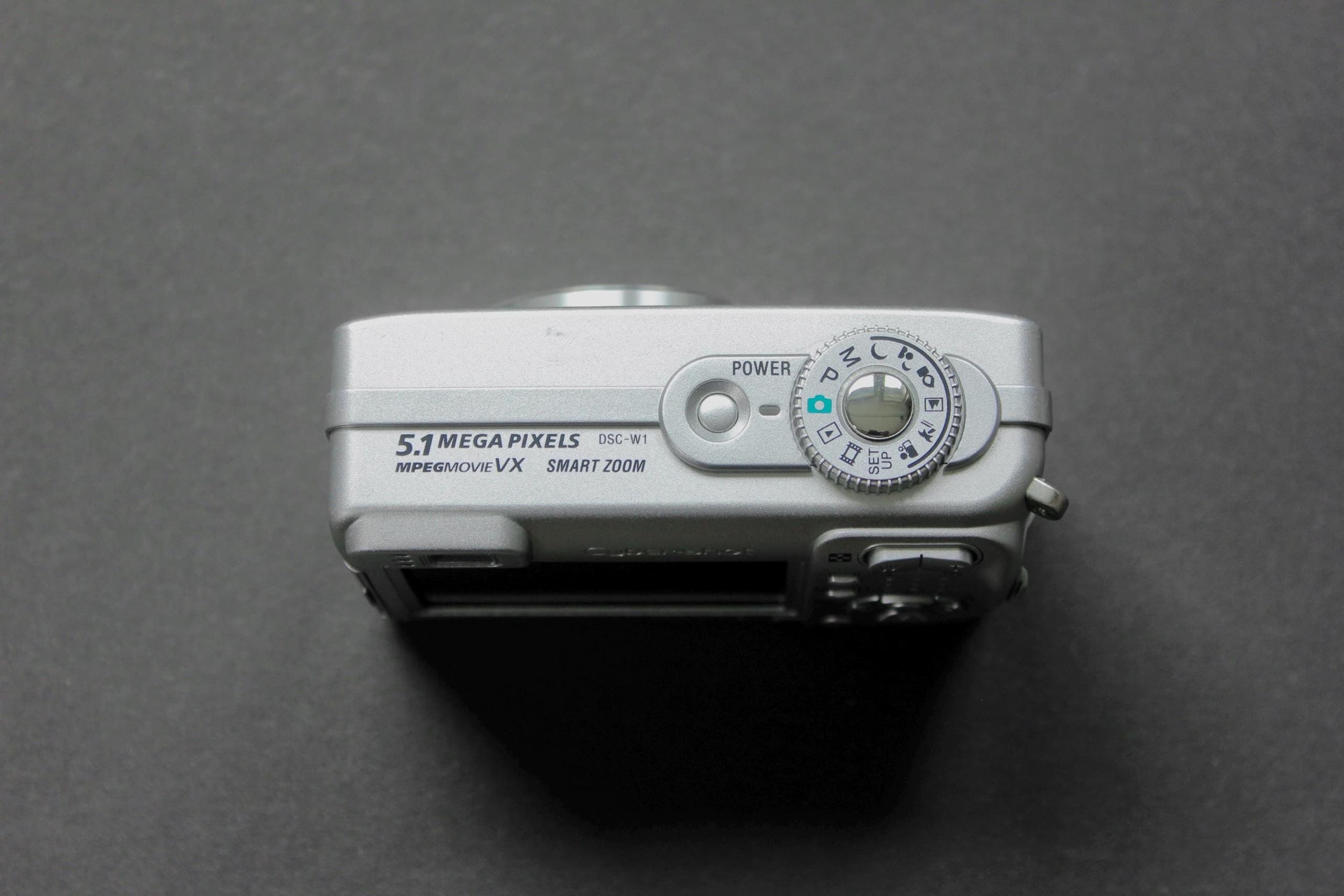 Sony Cyber-shot DSC-W1 - Image 5