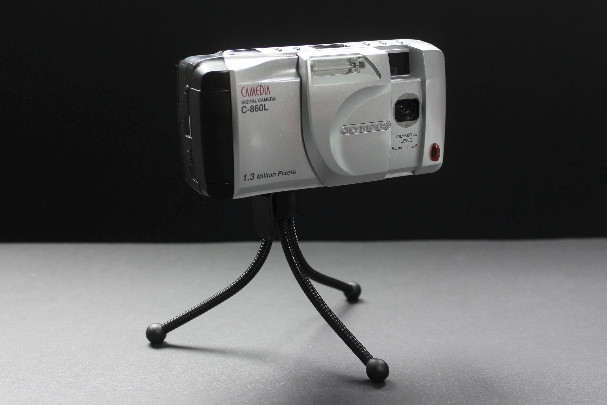 Olympus Camedia C-860L - Image 3