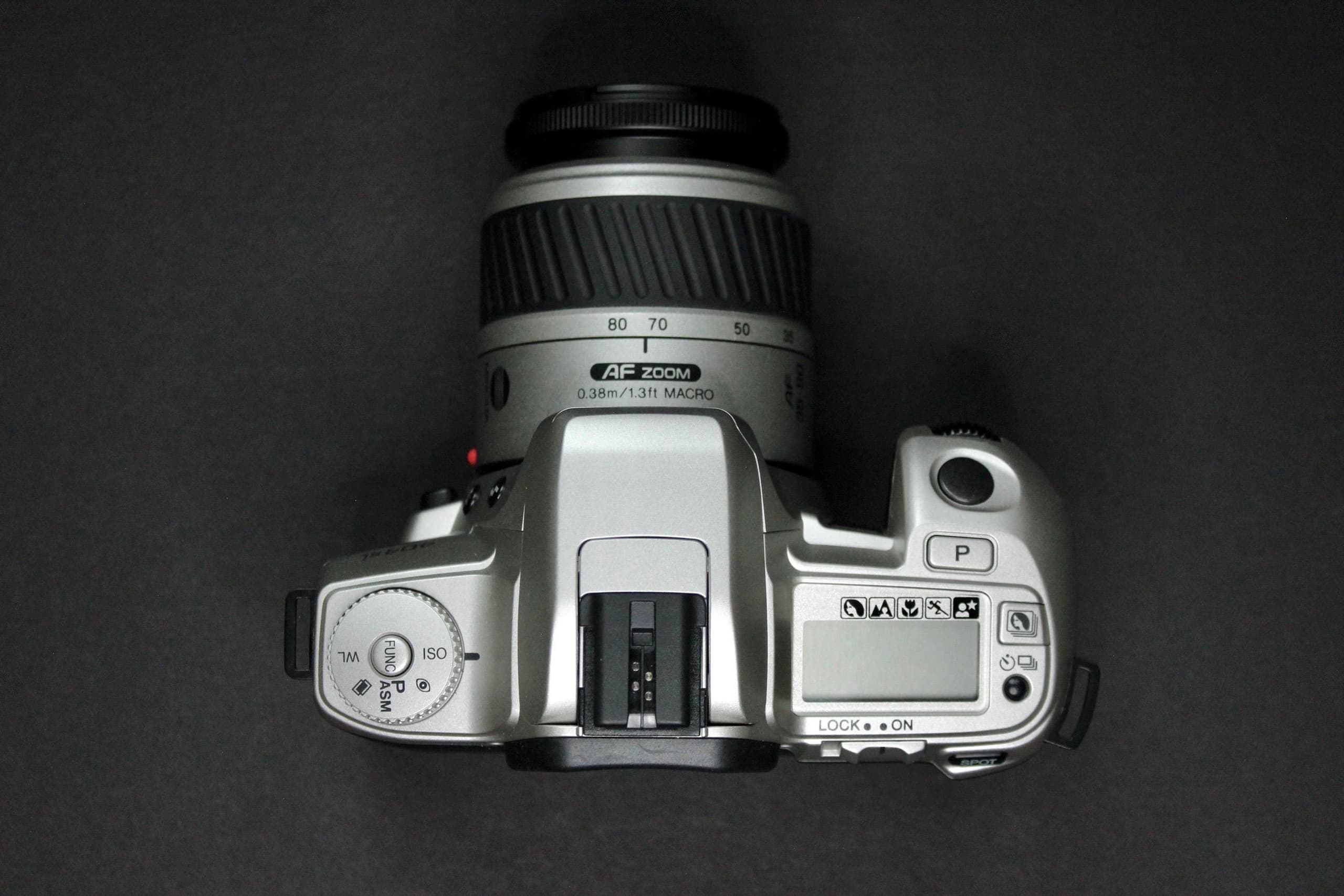 Minolta Dynax 404si with Olympus Power Zoom AF Lens - Image 2