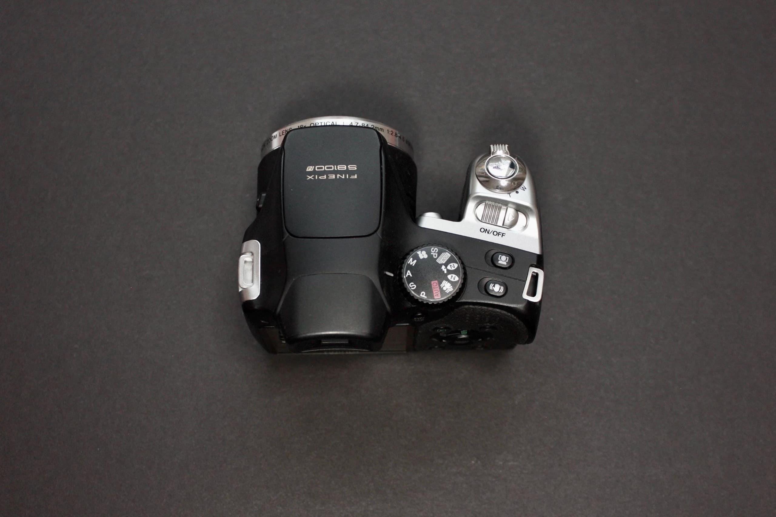 Fujifilm FinePix S8100 FD - Image 3