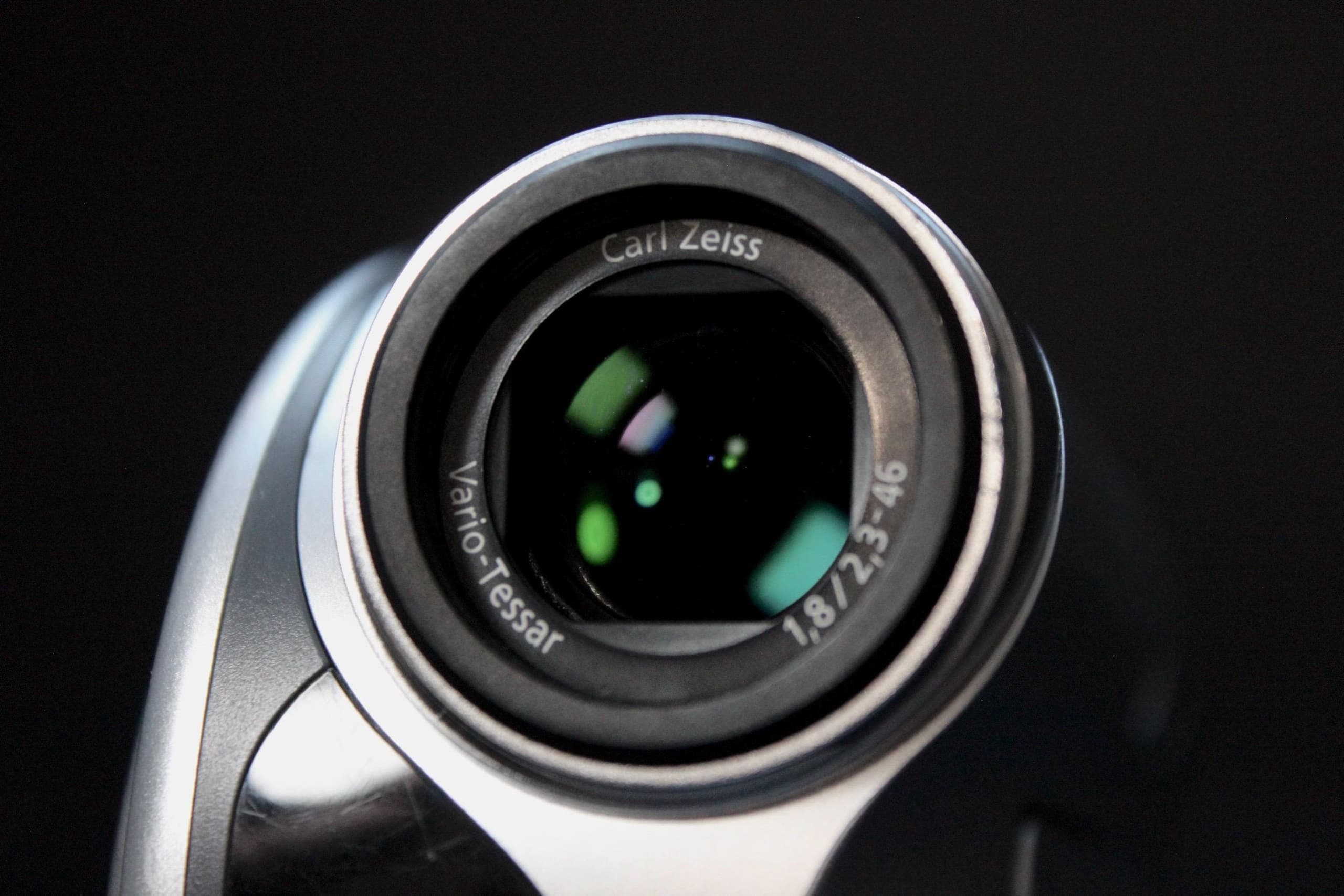 Sony Handycam DCR-DVD105 - Image 2