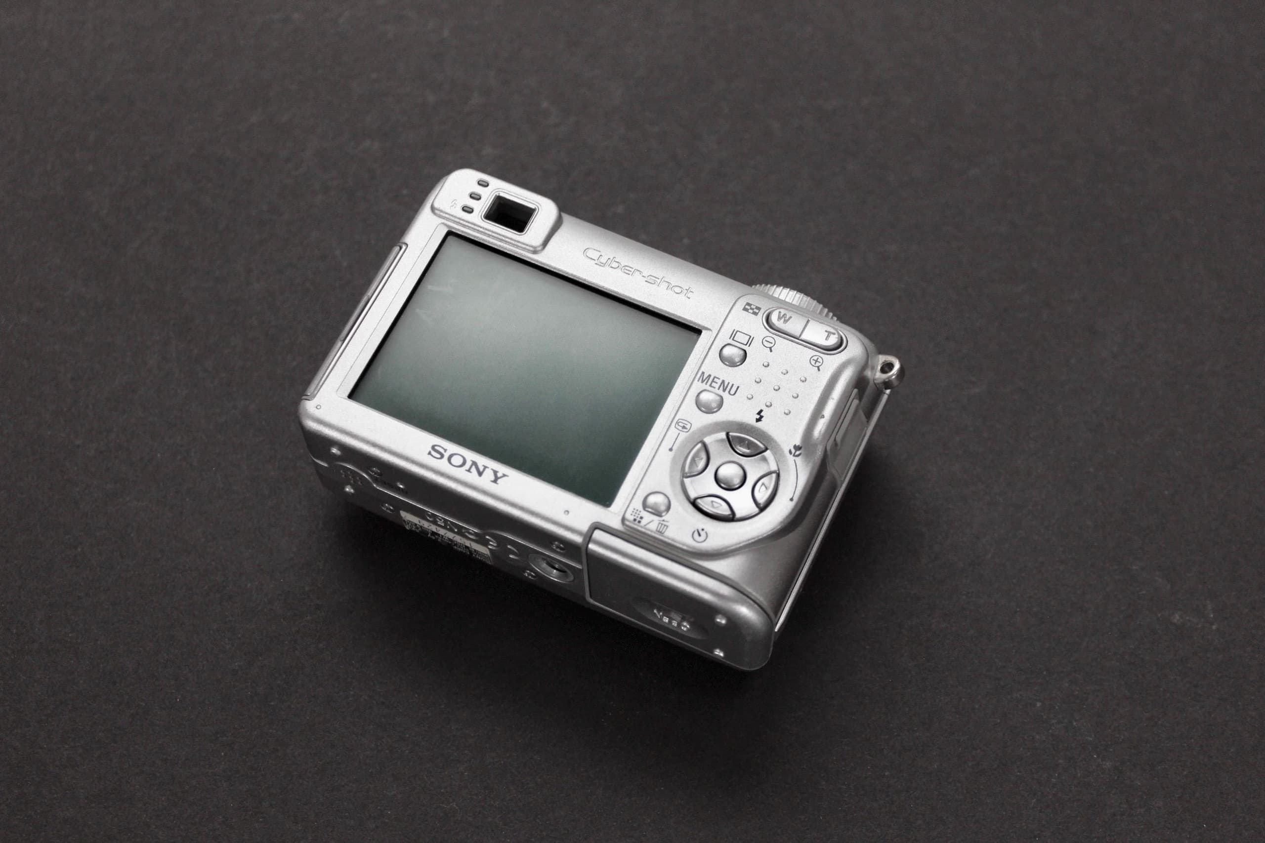 Sony Cyber-shot DSC-W1 - Image 6