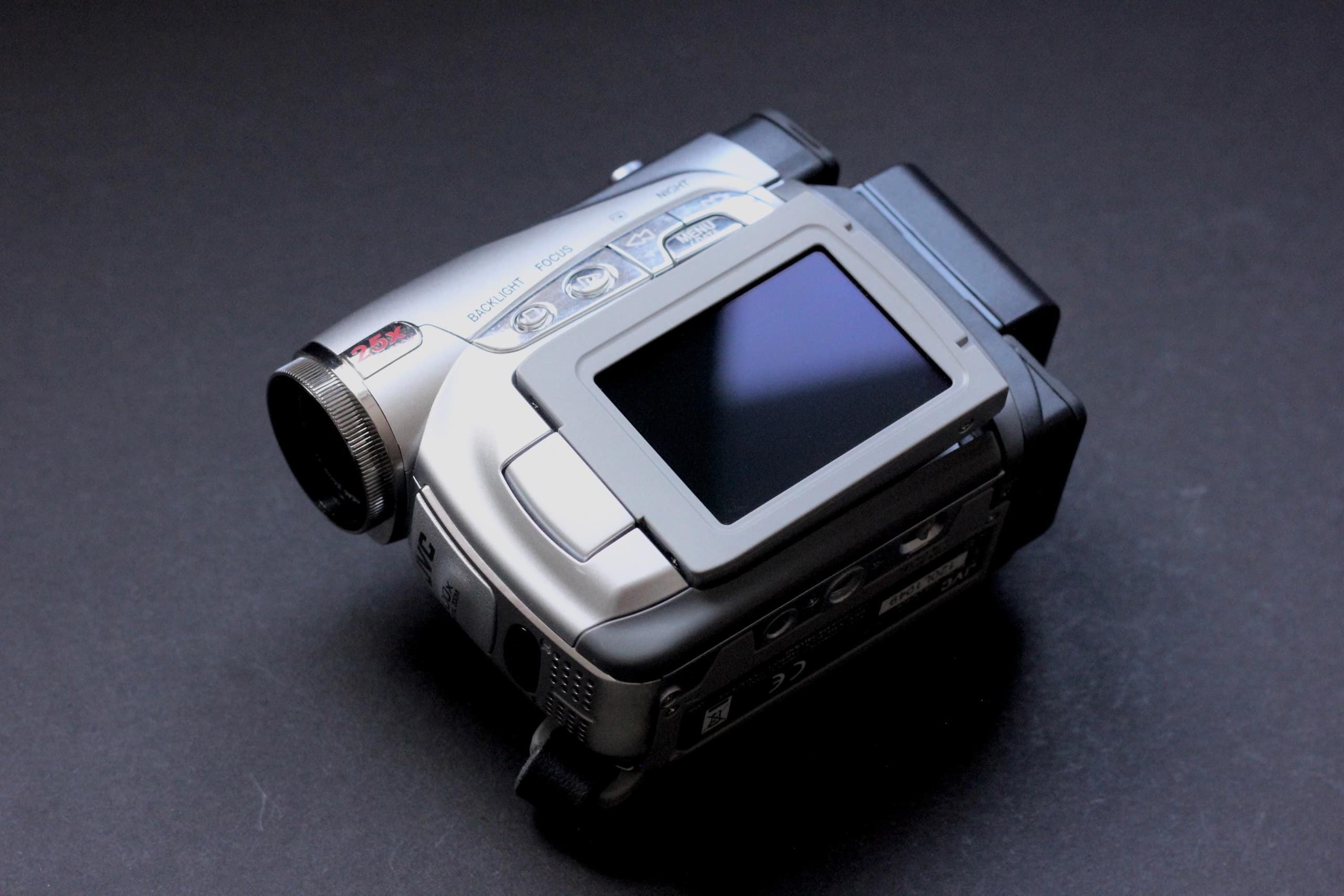 JVC GR-D240E - Image 5