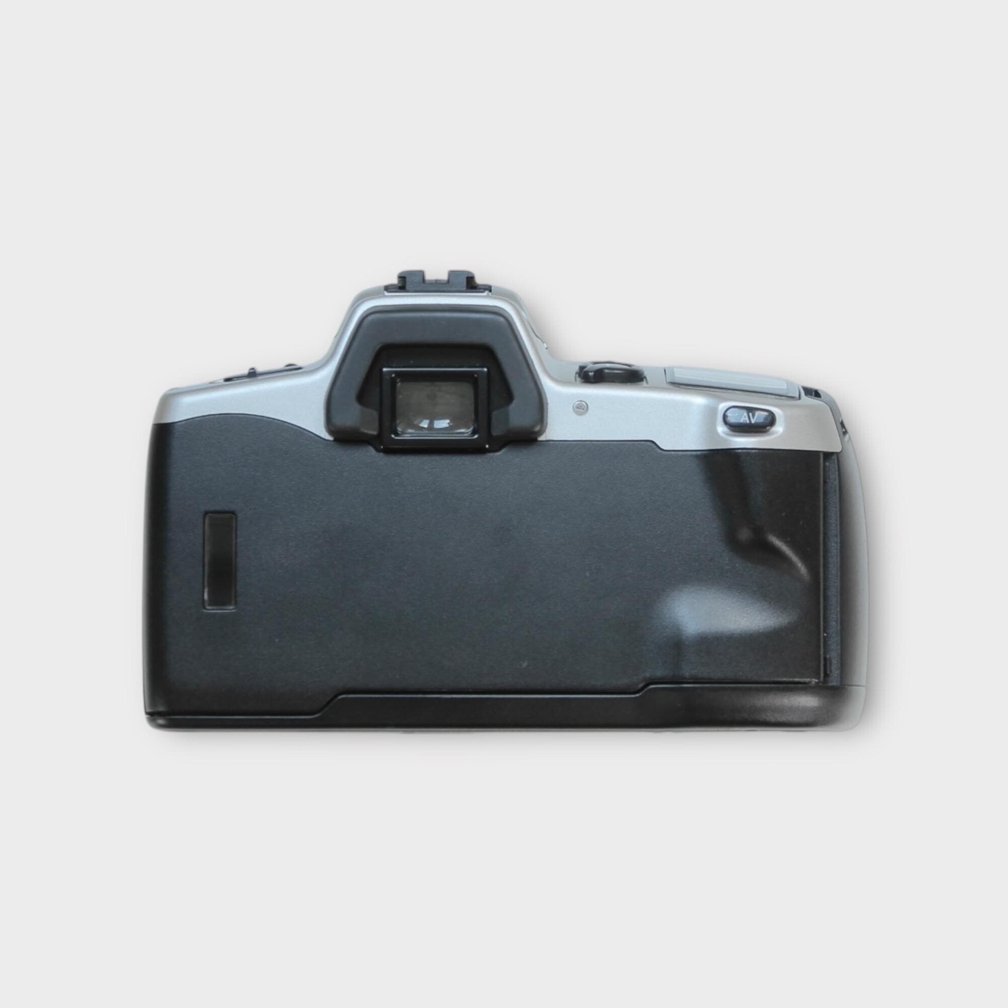 Minolta Dynax 500si with Minolta Power Zoom AF Lens - Image 9